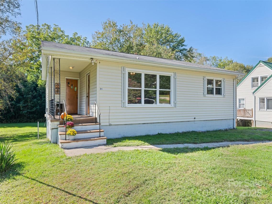 84 S Hill St., Waynesville, NC 28786