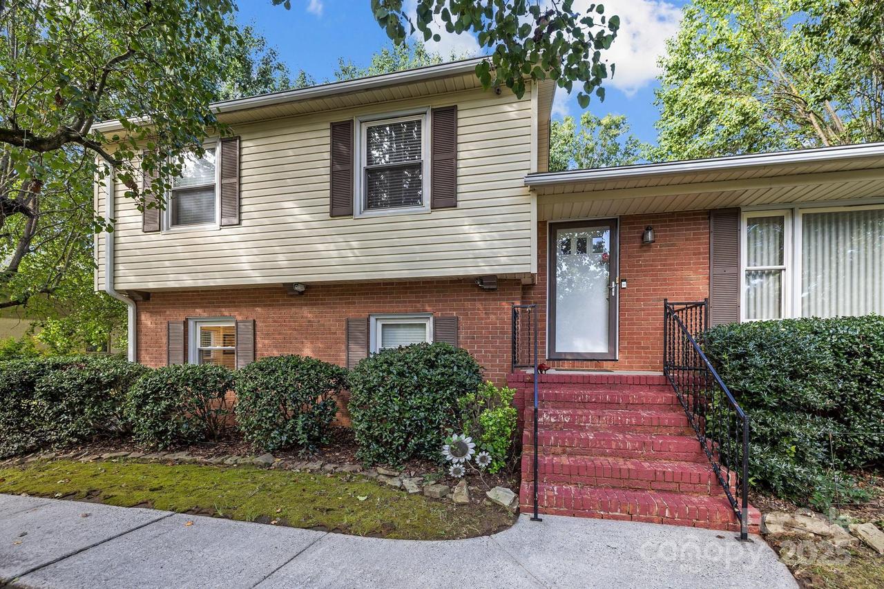 7300 Starvalley Dr., Charlotte, NC 28210