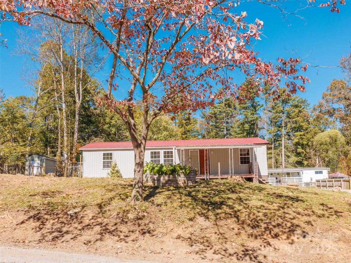 88 Puma Dr., Hendersonville, NC 28791