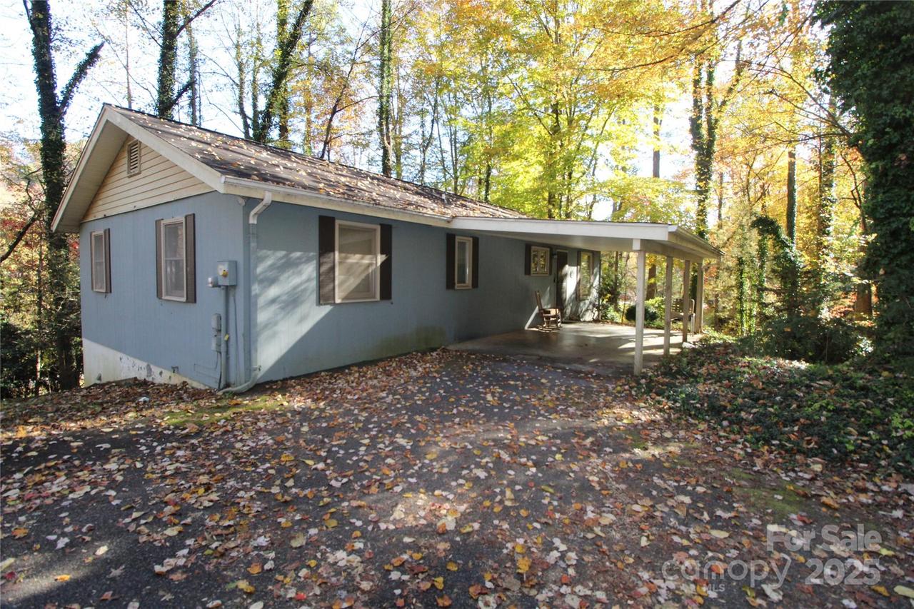 2714 Indian Tr., Lenoir, NC 28645