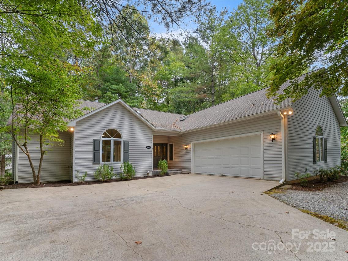 111 Wintergreen Dr., Brevard, NC 28712