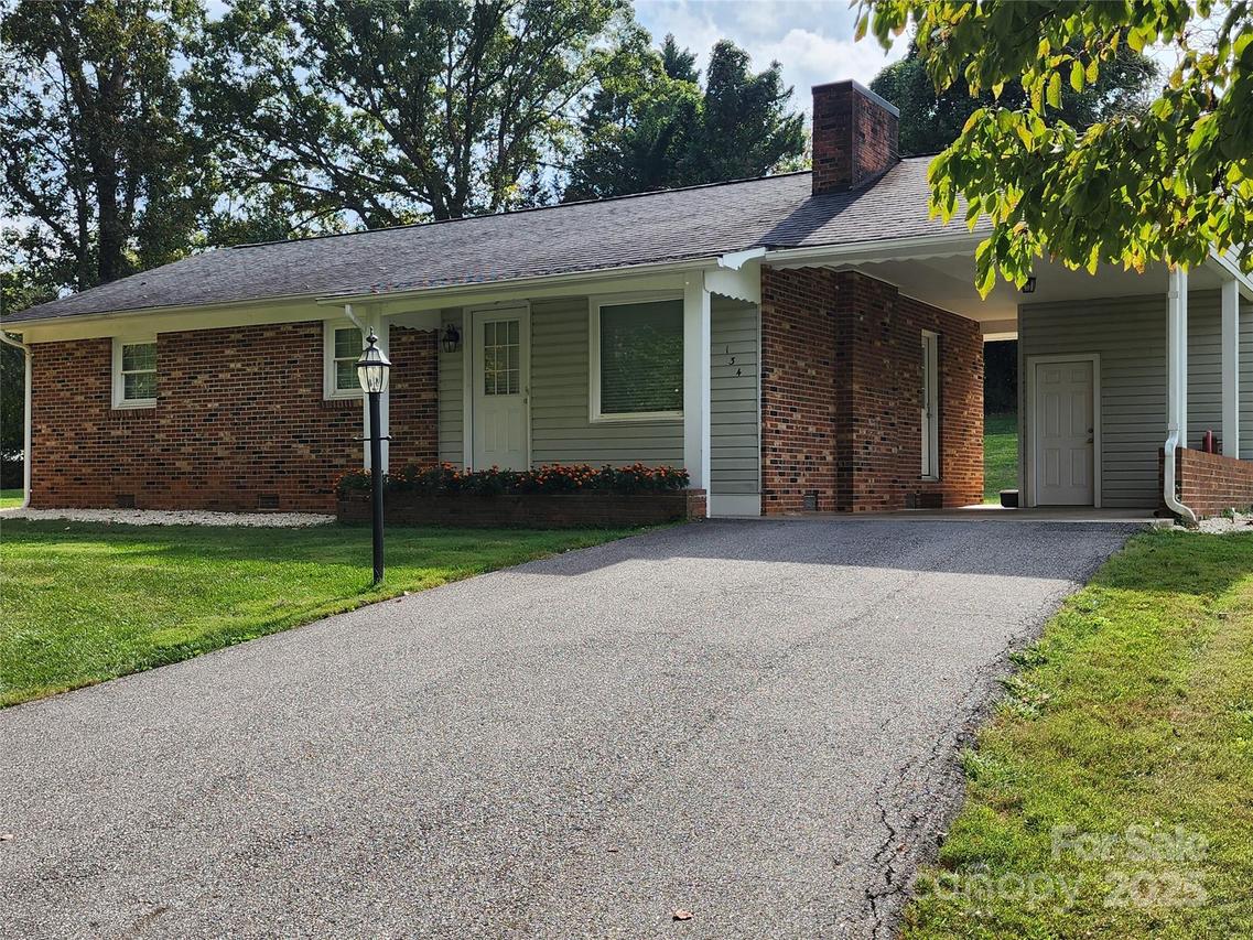 134 Apple Tree Ln., North Wilkesboro, NC 28659