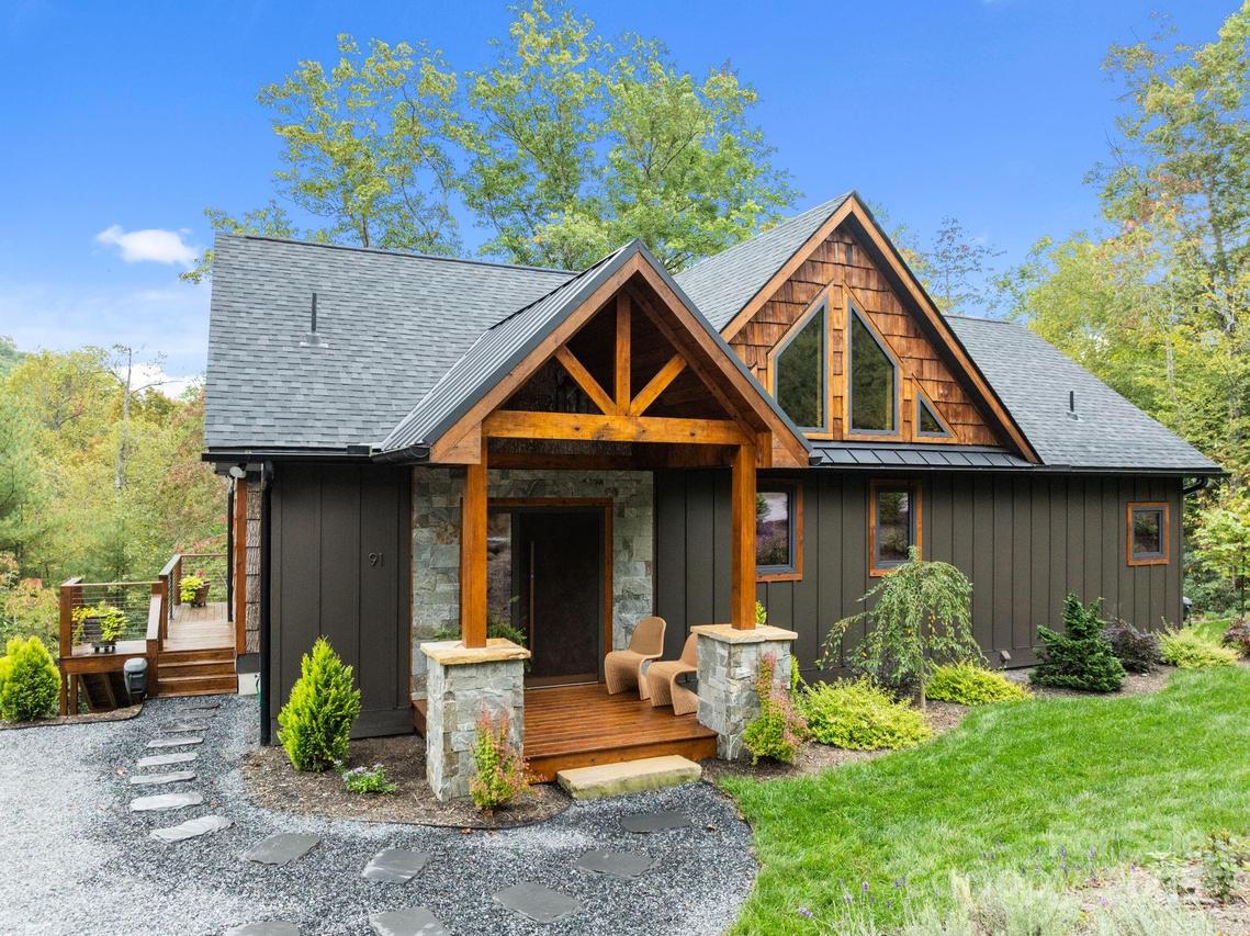 91 Boone Cove Rd., Zirconia, NC 28790