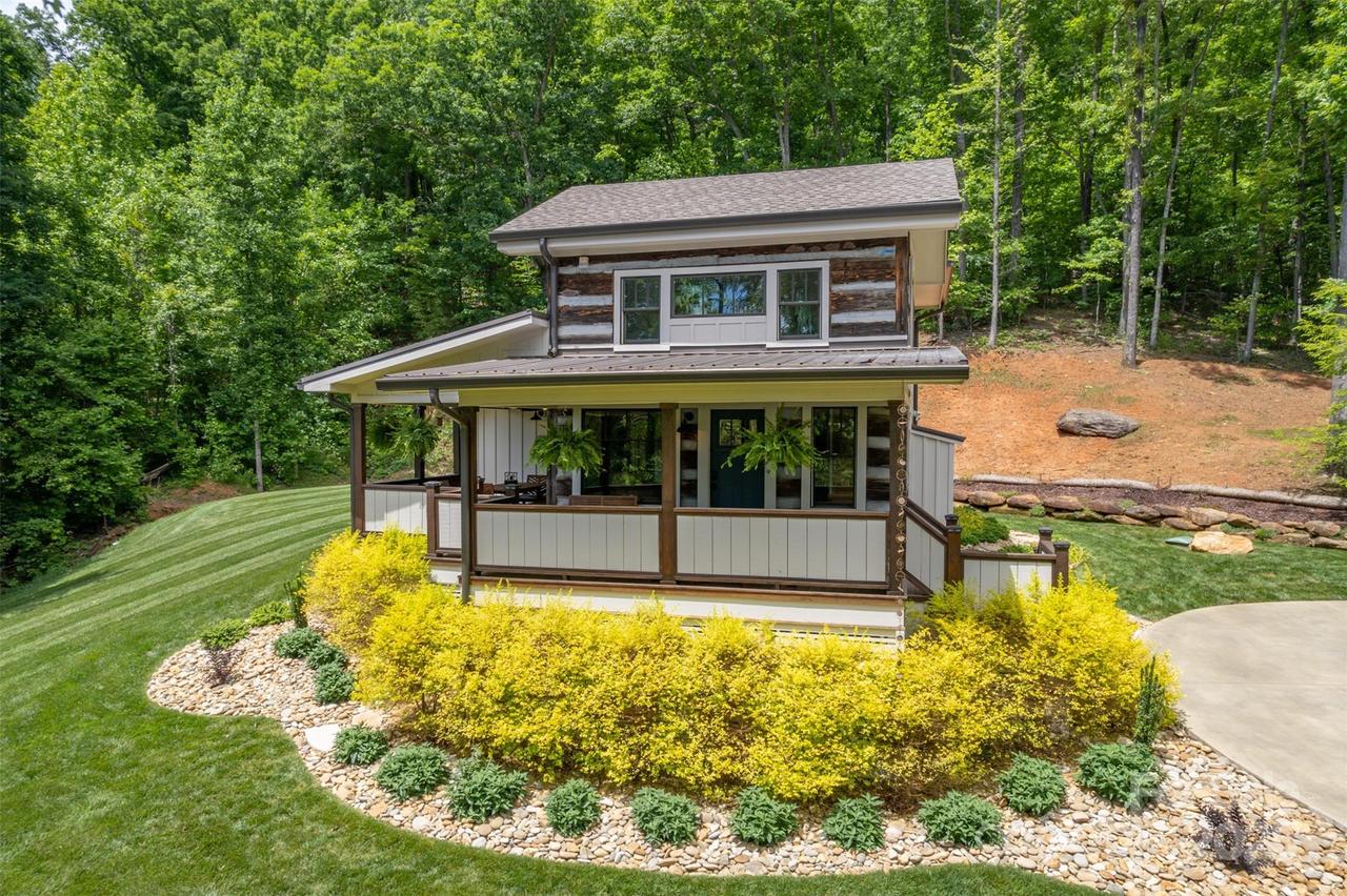 54 Holland Dr., Columbus, NC 28722