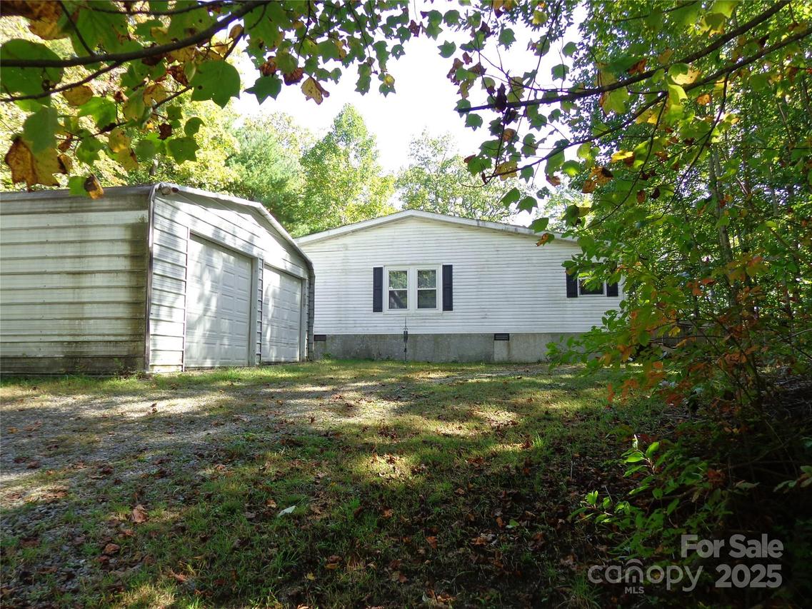 89 Blue Mountain Rd., Fairview, NC 28730