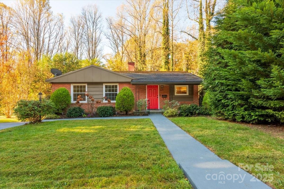 609 Probart St., Brevard, NC 28712