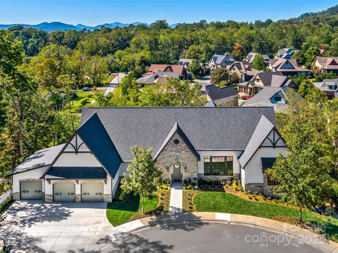 21 Evian Ct. #PH3A/#4, Asheville, NC 28804