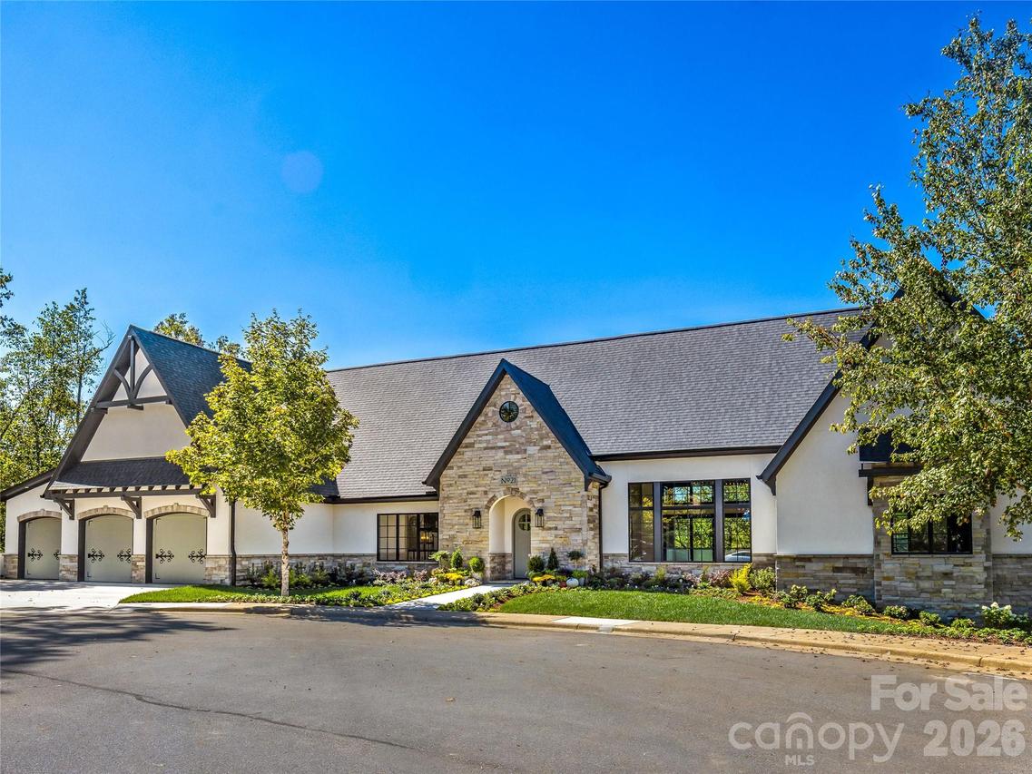 21 Evian Ct. #PH3A/#4, Asheville, NC 28804