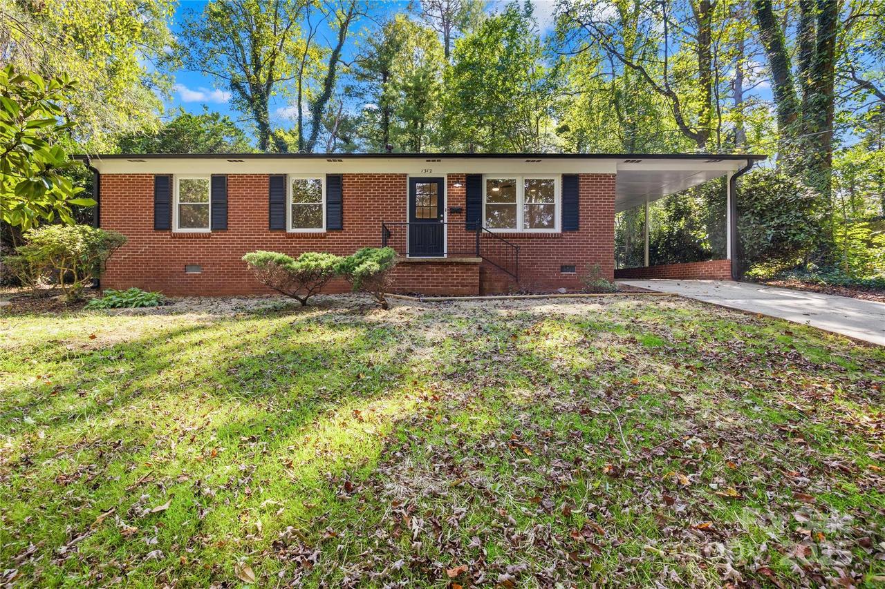 1312 Forest Park Dr., Statesville, NC 28677