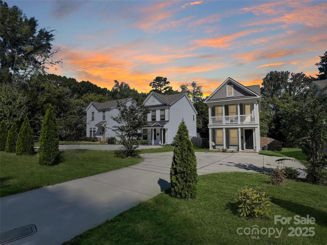 2817 Shamrock Dr., Charlotte, NC 28205