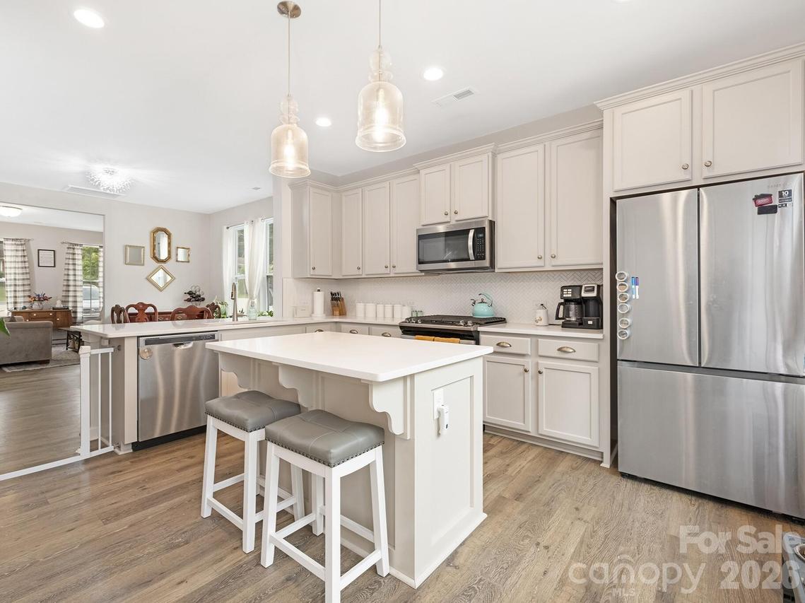 2817 Shamrock Dr., Charlotte, NC 28205