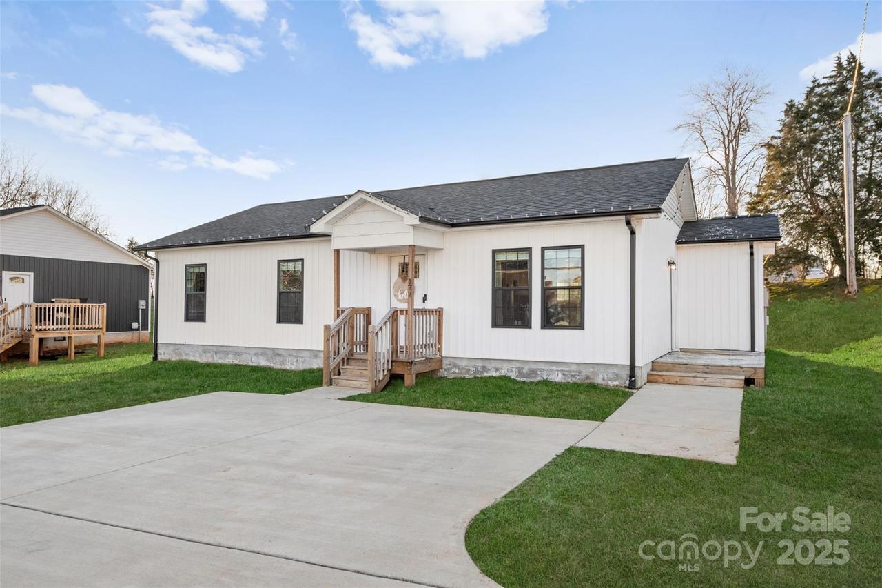 177 Duke St., Granite Falls, NC 28630