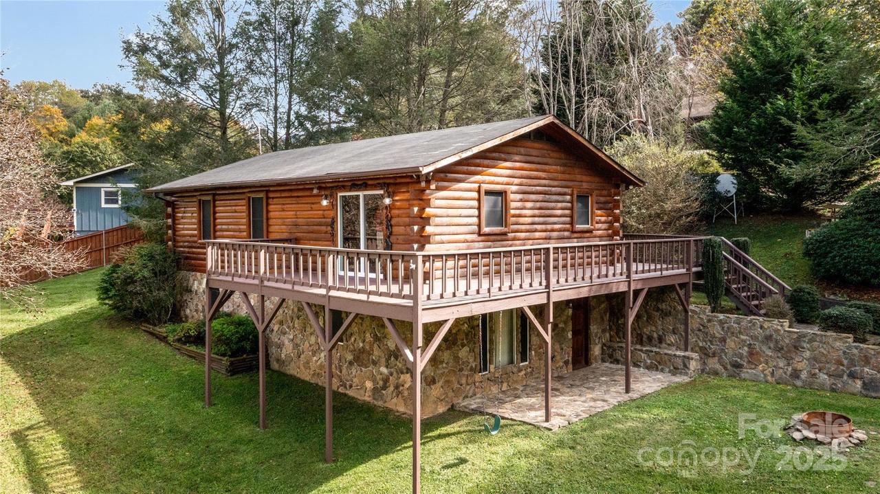 205 L And E Meadows Dr., Waynesville, NC 28786