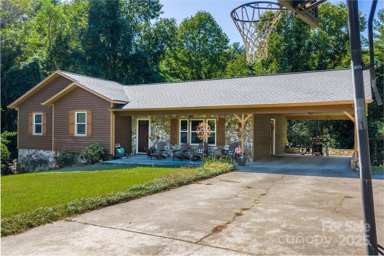 3399 Harvard Pl., Hudson, NC 28638