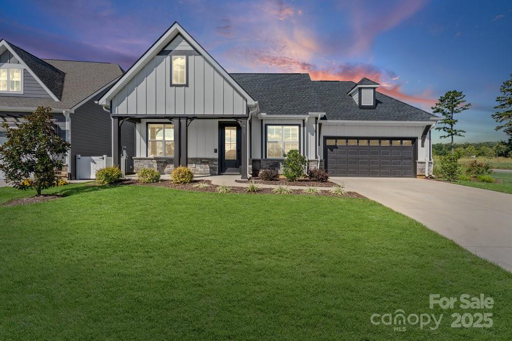 917 Black Beard Dr., Denver, NC 28037