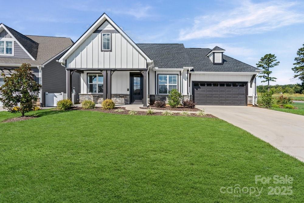 917 Black Beard Dr., Denver, NC 28037