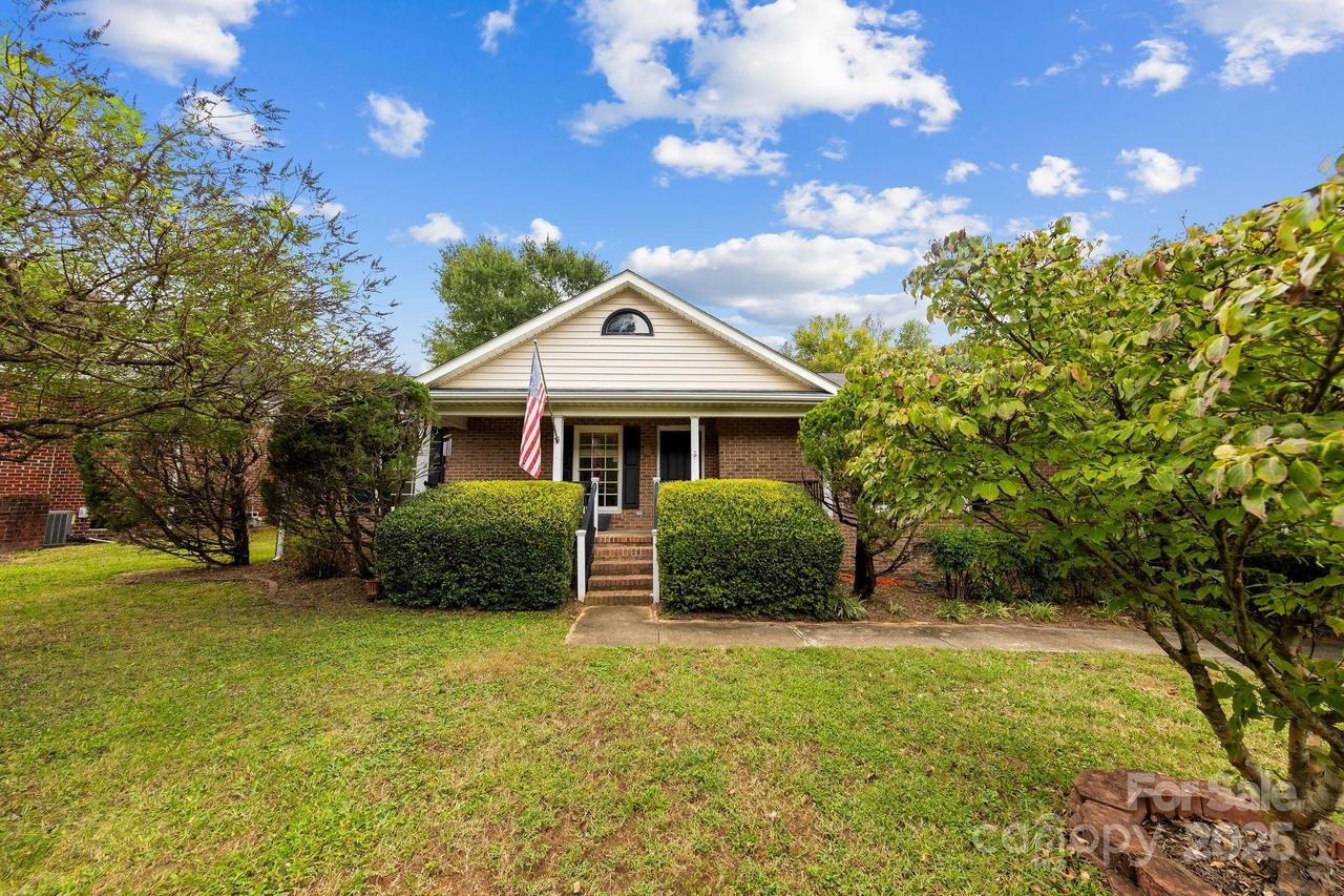 10520 Misty Ridge Ln., Charlotte, NC 28277