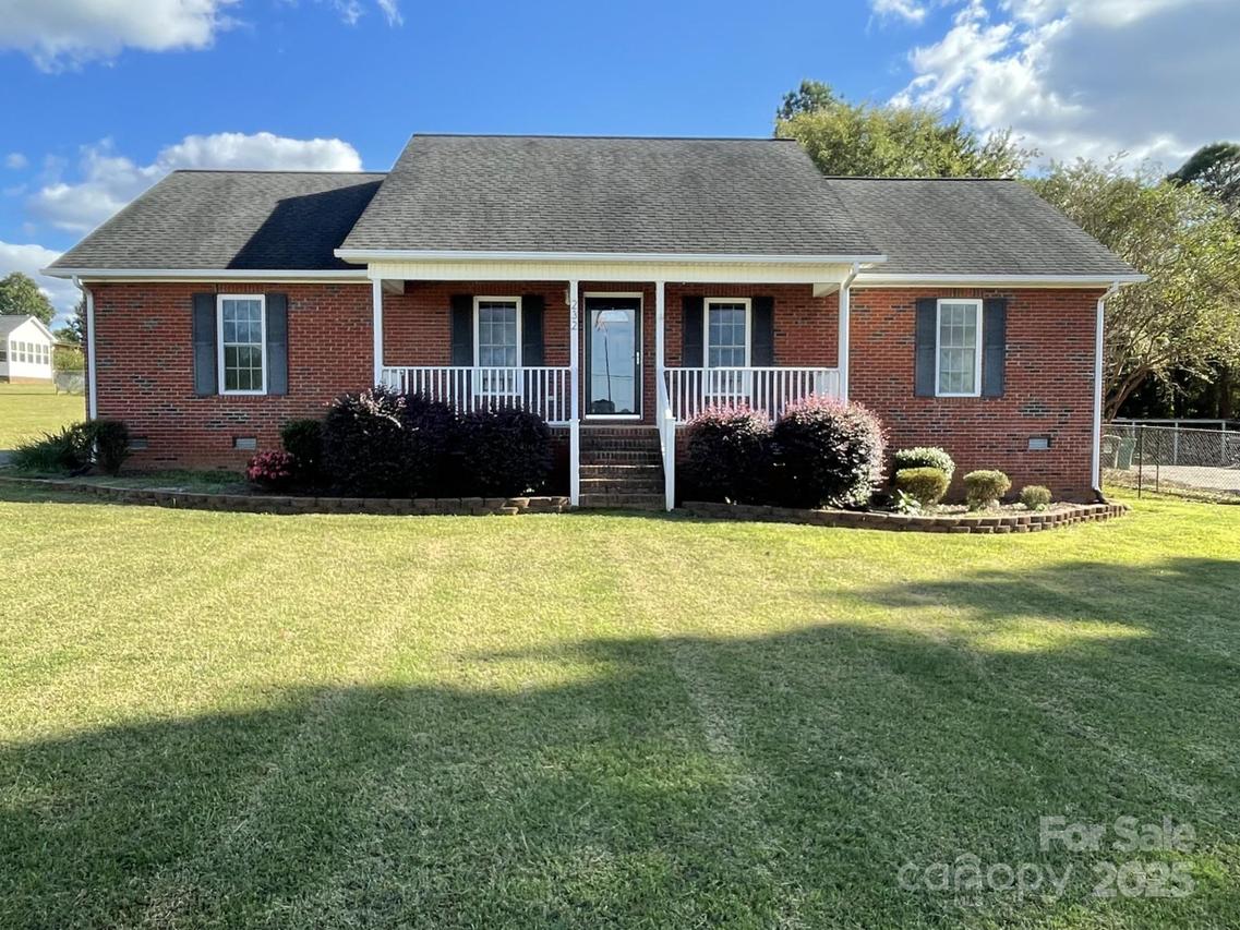 232 E Gold St., New London, NC 28127