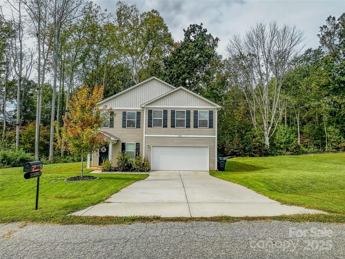 1070 Glenbriar Ct., Woodleaf, NC 27054