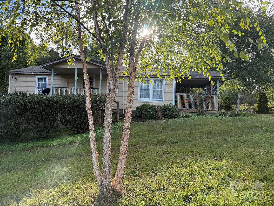 3453 Deal Mill Rd., Hudson, NC 28638