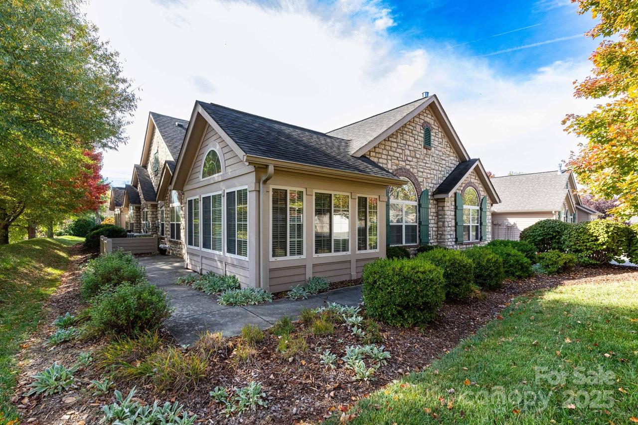 92 Mountain Meadow Cir., Weaverville, NC 28787