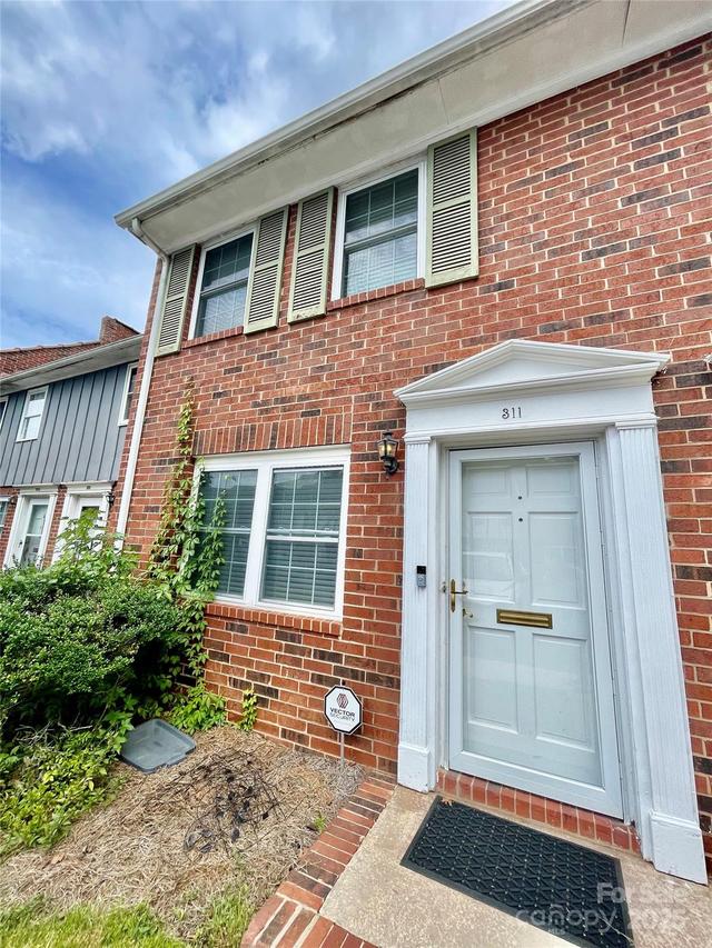 1300 Larchmont Pl., Salisbury, NC 28144