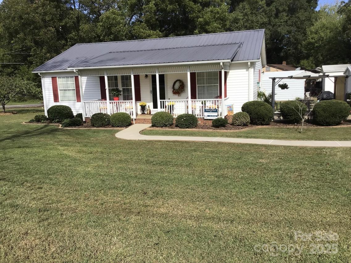 112 W 23rd St., Newton, NC 28658