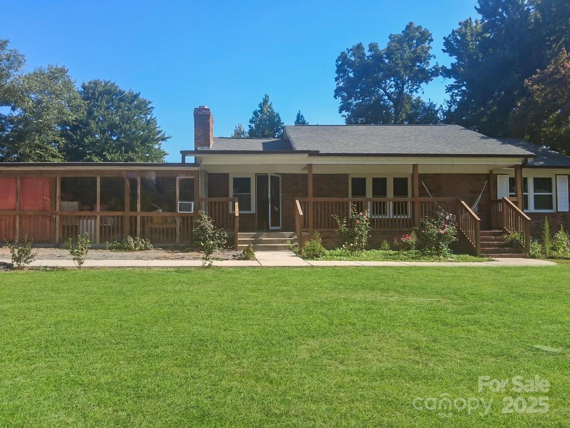 9902 Forest Dr., Charlotte, NC 28216