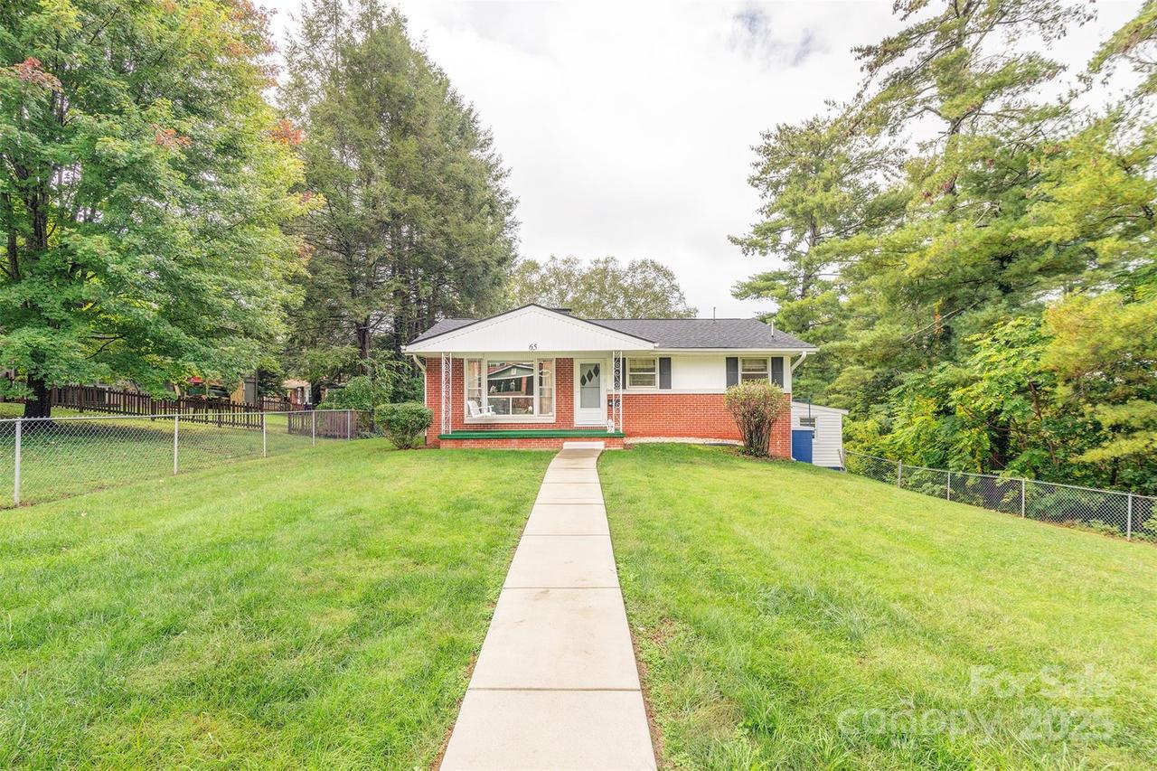 65 Garden Cir., Asheville, NC 28806