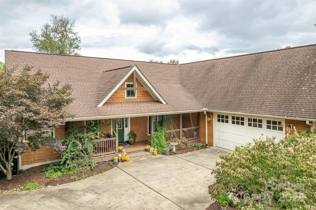 56 Devonshire Dr., Mills River, NC 28759