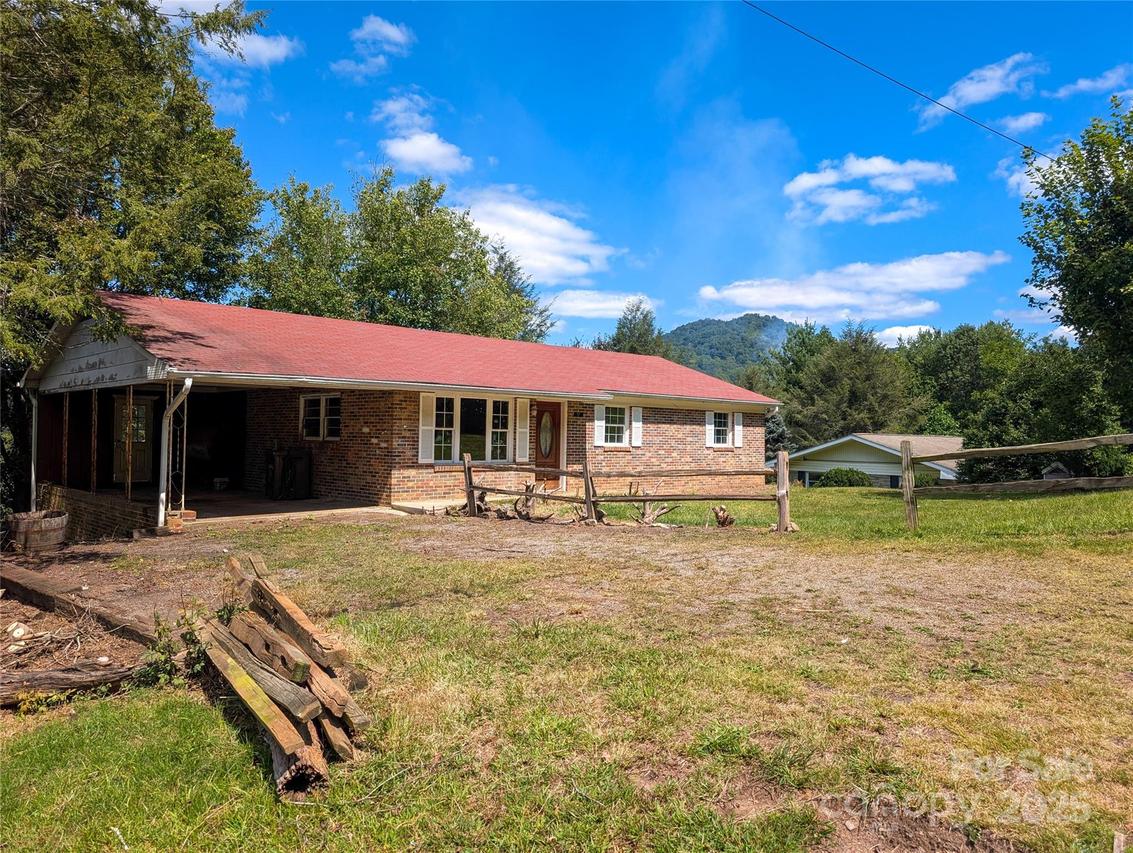 117 River Look Dr., Burnsville, NC 28714