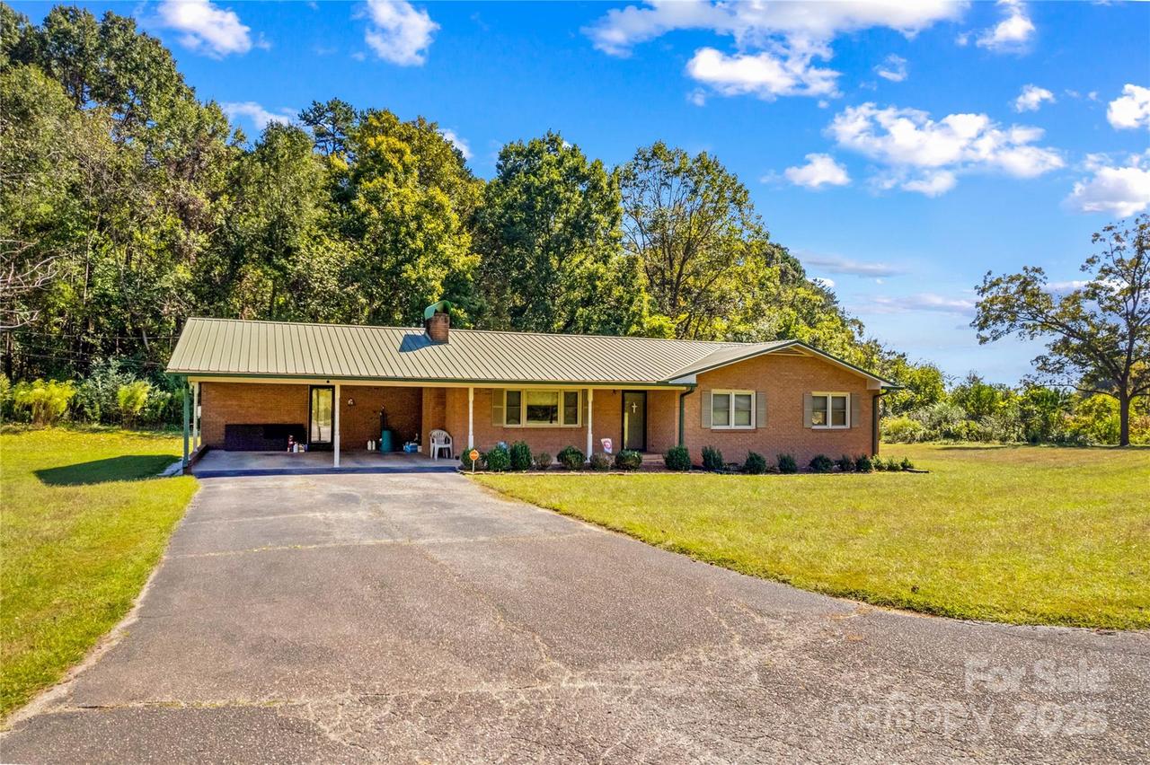 2607 Moss Rd., Statesville, NC 28677