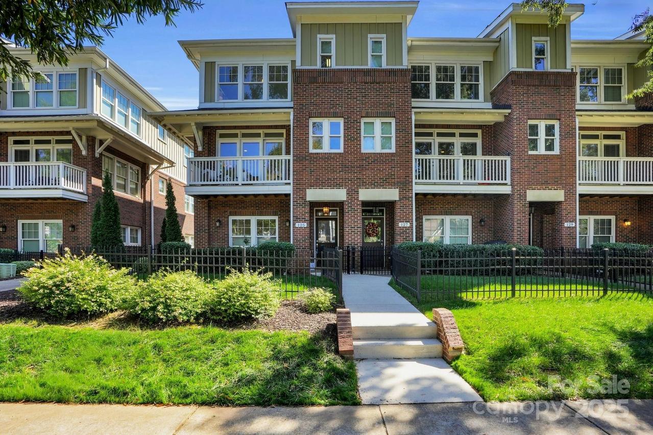 125 Grandin Rd., Charlotte, NC 28208