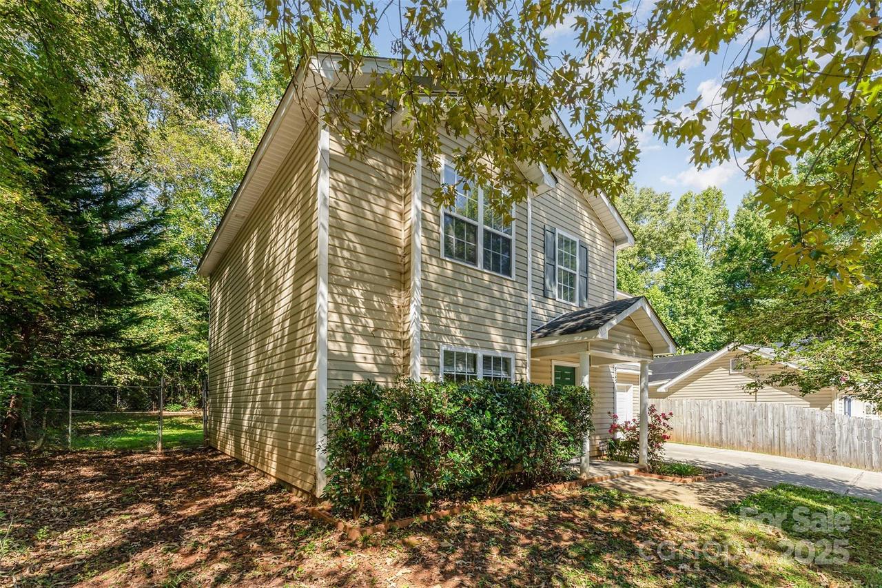 5143 Rosemede Dr., Charlotte, NC 28227
