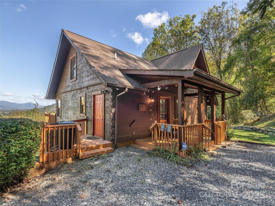 67 Calhoun Ridge Dr., Waynesville, NC 28786