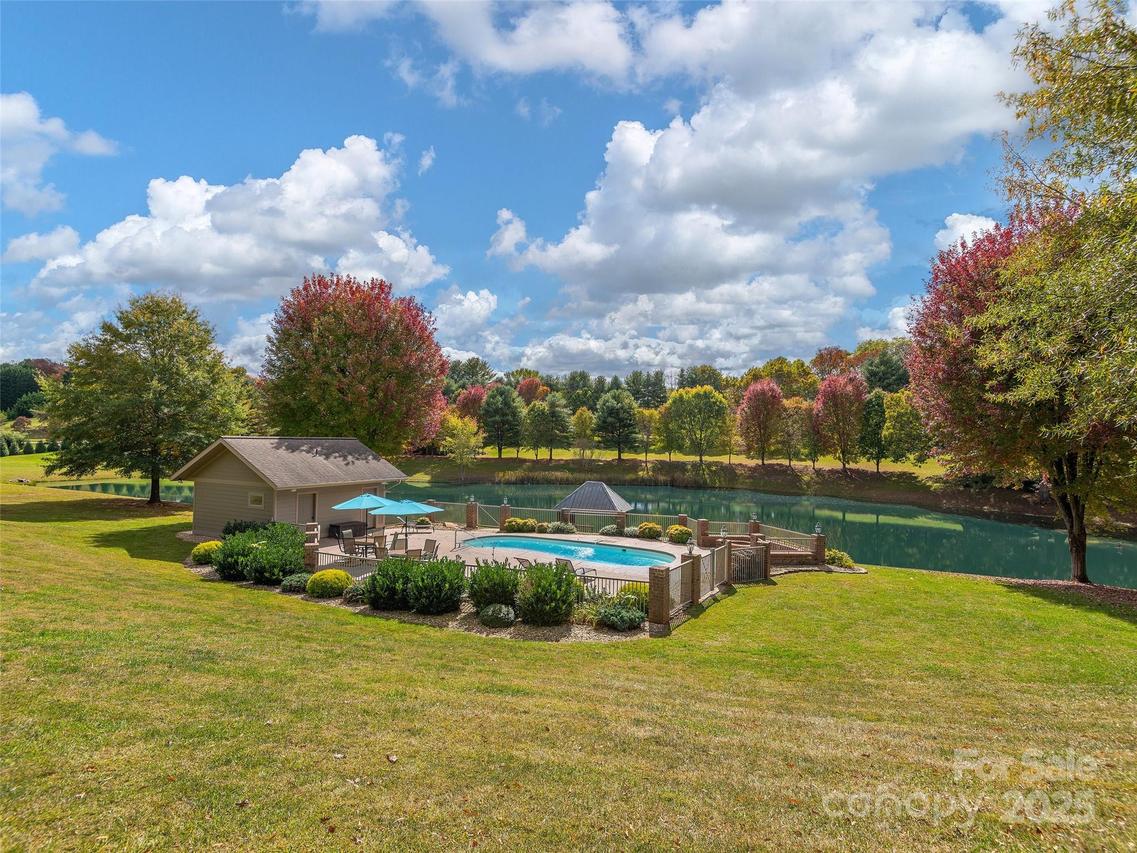 355 Johnson Dr., Canton, NC 28716