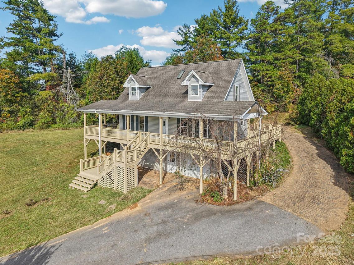 136 Ridge Brook Dr., Weaverville, NC 28787