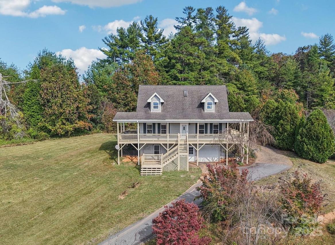 136 Ridge Brook Dr., Weaverville, NC 28787