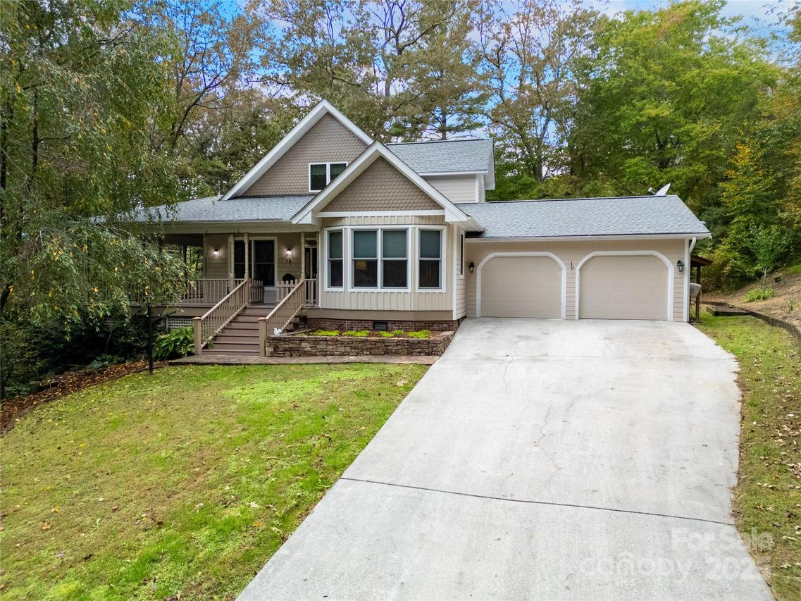 75 Twin Oaks Ln., Pisgah Forest, NC 28768