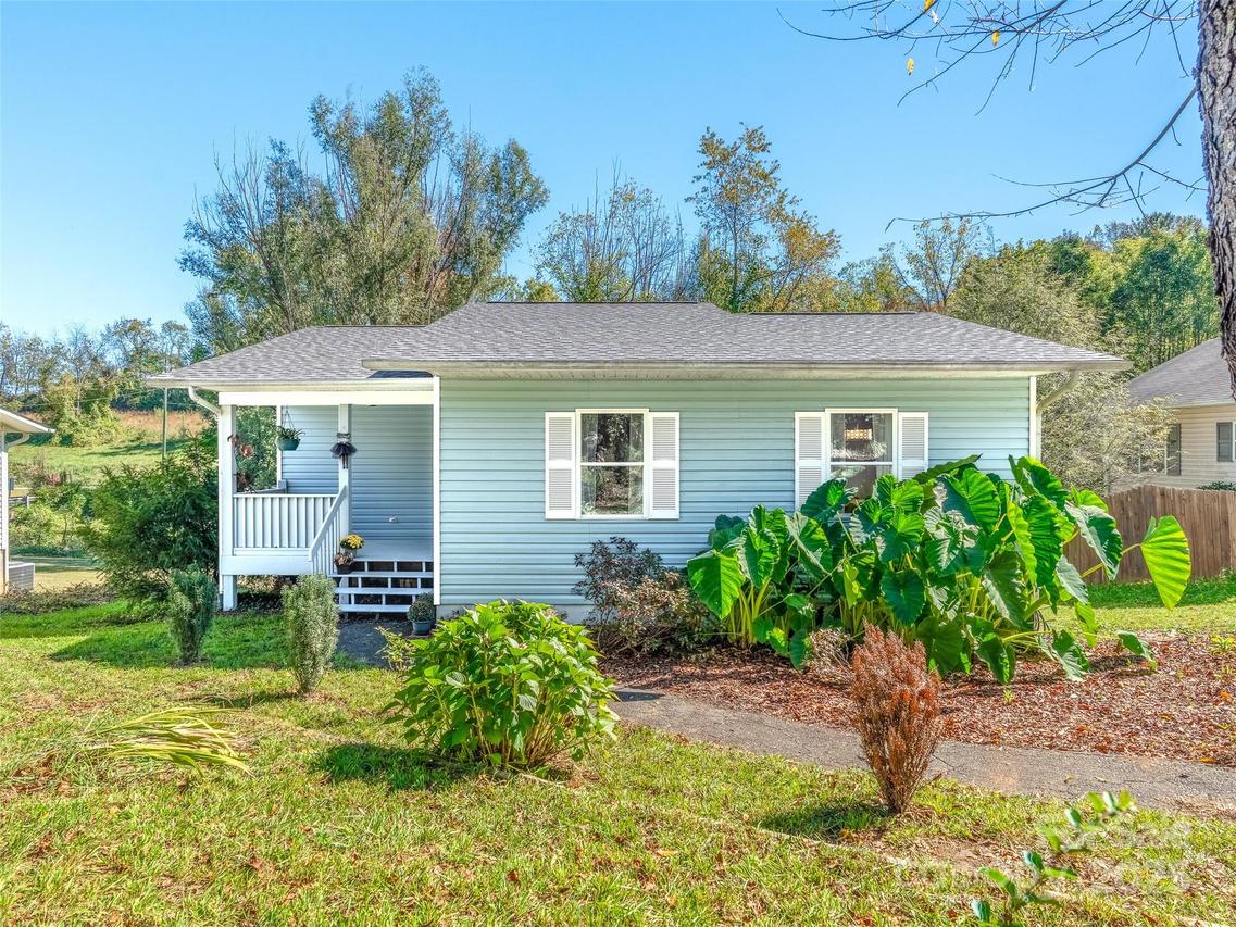 2 Wilson Creek Dr., Asheville, NC 28803