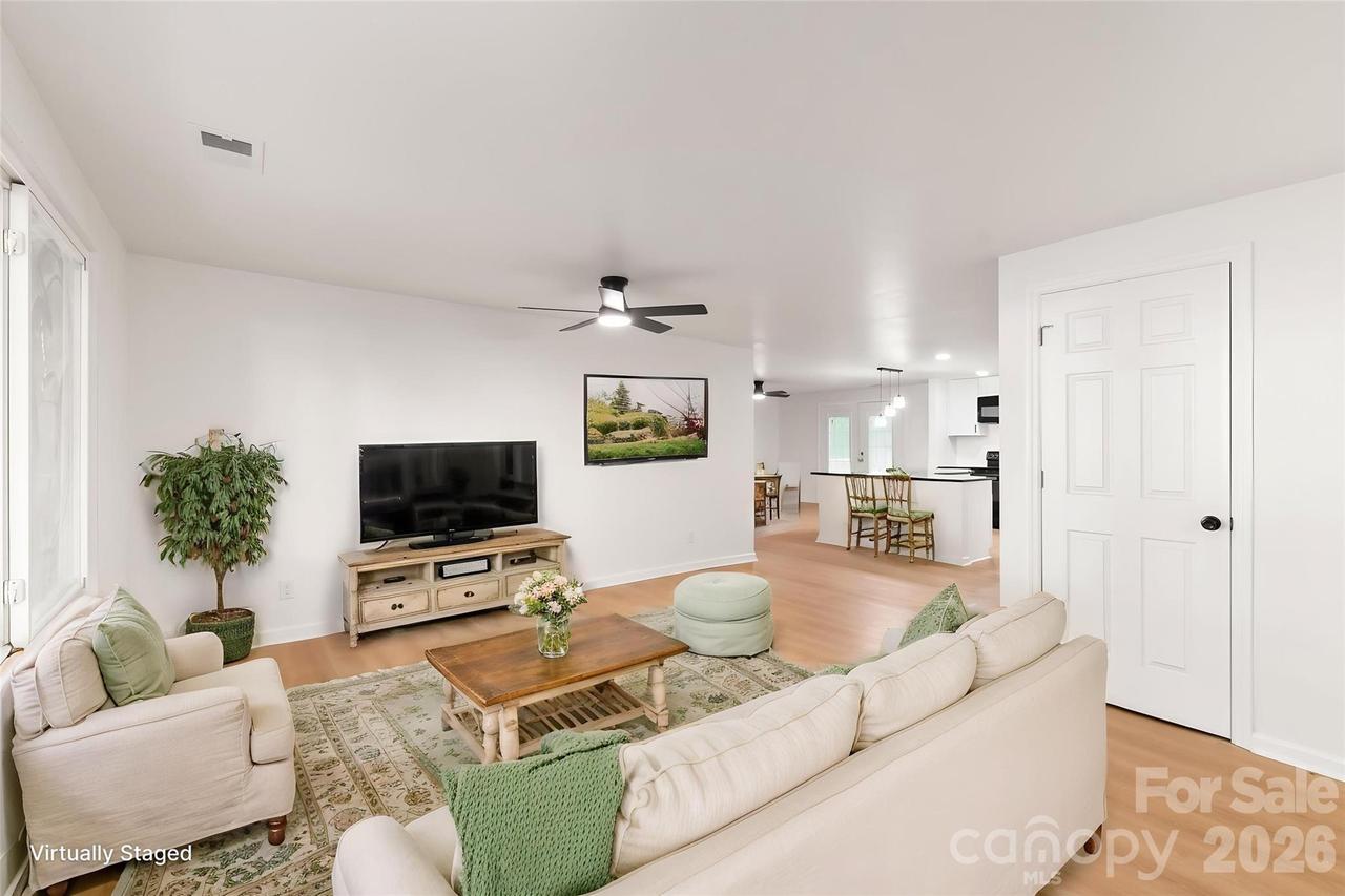 8412 Strider Dr., Charlotte, NC 28212