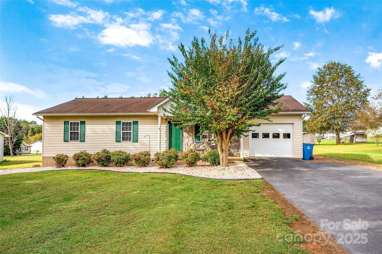 48 Jeannes Ct., Stony Point, NC 28678