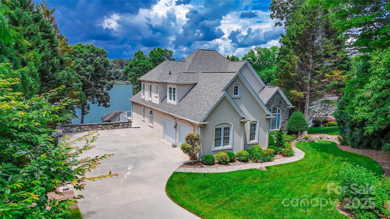 1563 Calls Lodge Ct., Morganton, NC 28655