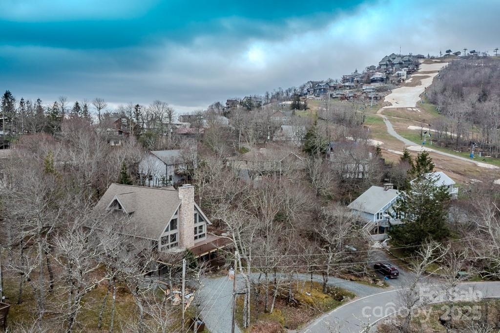 130 Skiway Cir., Beech Mountain, NC 28604