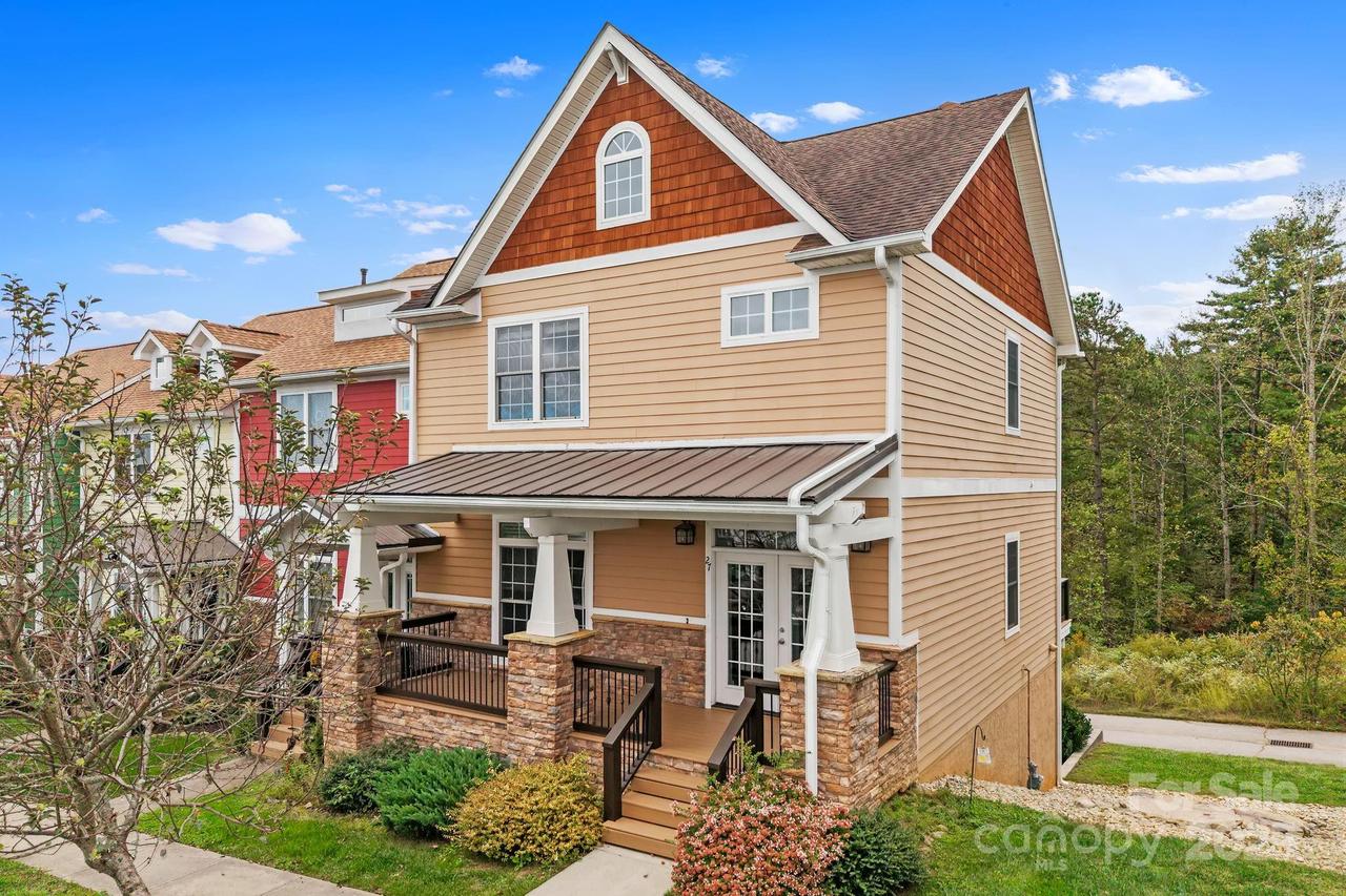 27 Walnut Springs Dr., Asheville, NC 28804