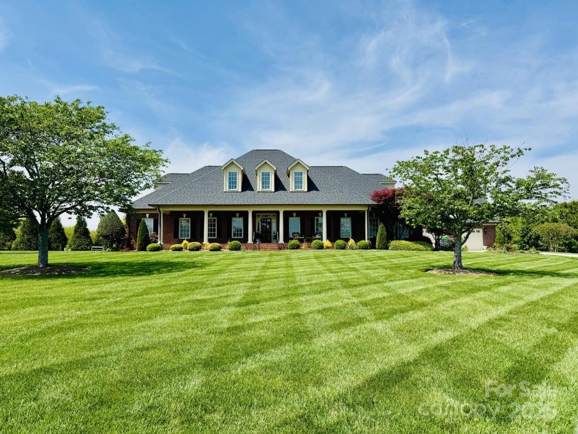 107 Cedar Lake Dr., Statesville, NC 28625