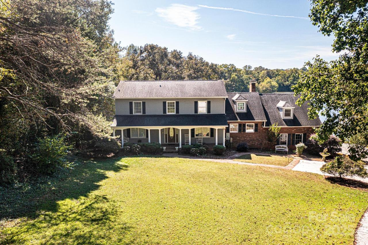 10 Riverview Cir., Granite Falls, NC 28630