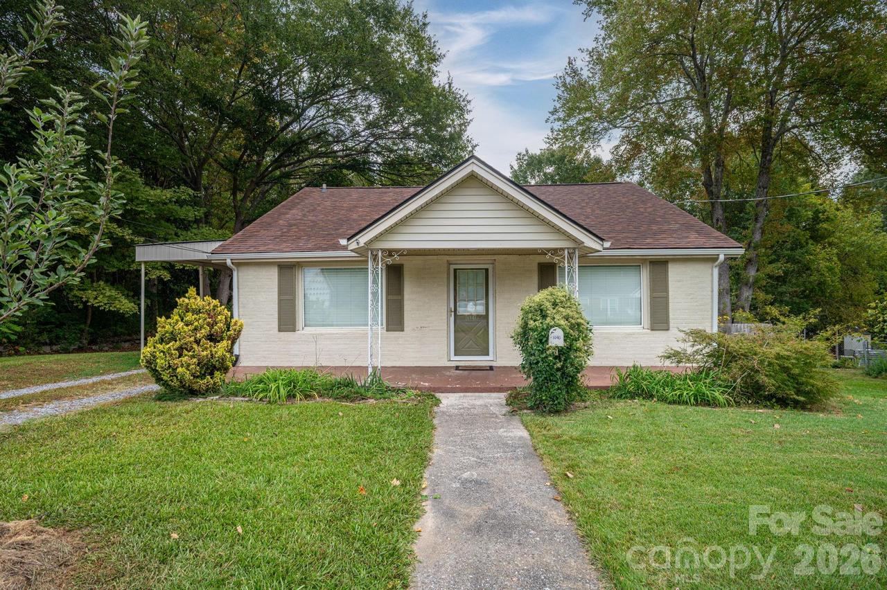 1040 Laurel Ln., Gastonia, NC 28054