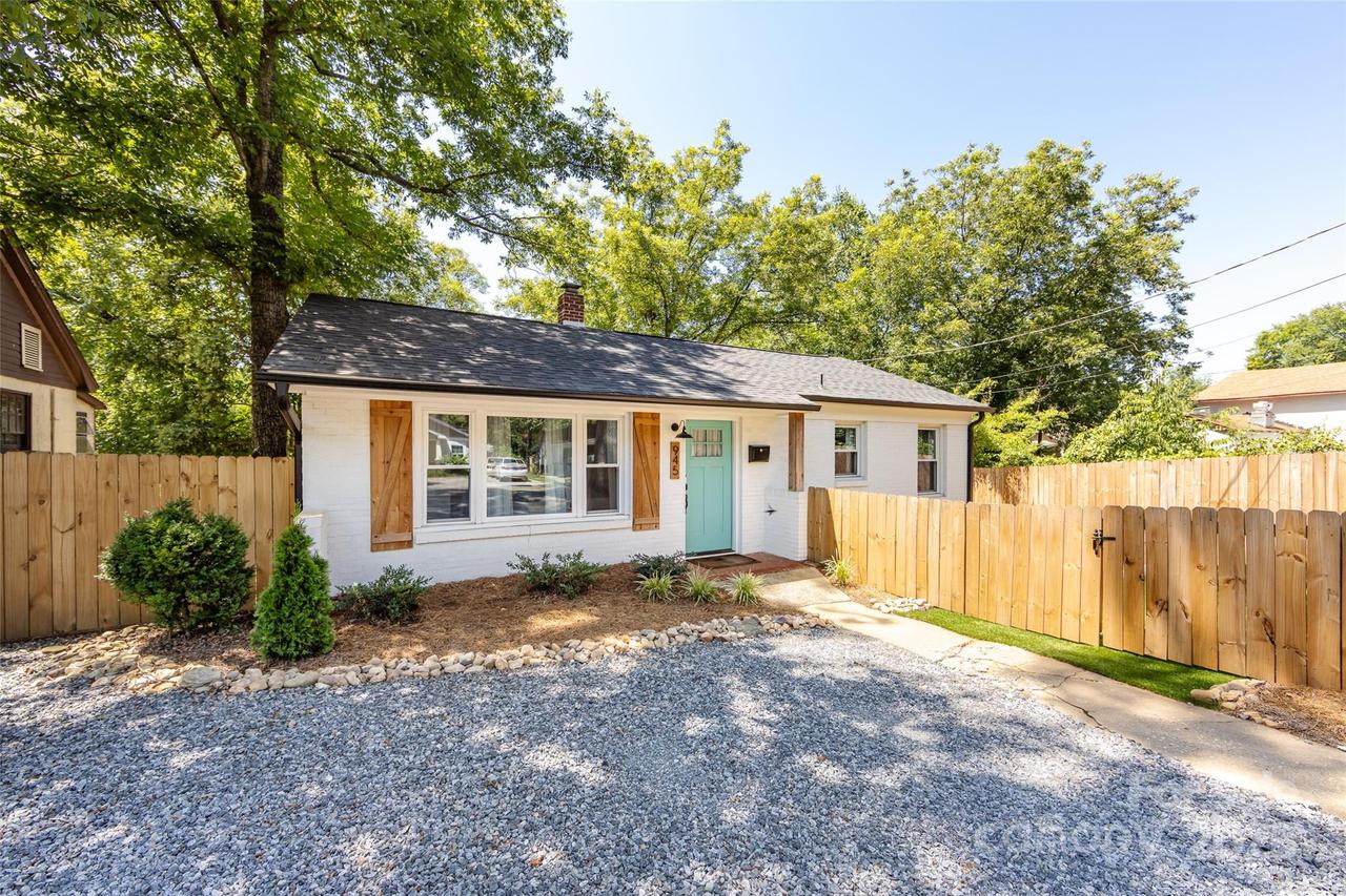 945 Rowan St., Charlotte, NC 28208