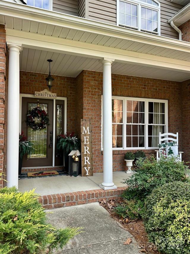 5005 Woodwinds Dr., Hickory, NC 28601